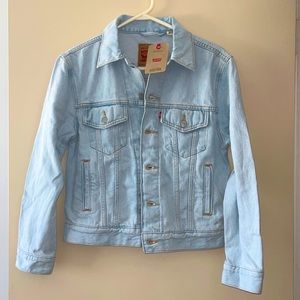 NWT Levi’s Ex Boyfriend Trucker Jacket